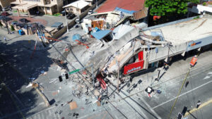 Autoridades filipinas reportan más de 130 heridos tras fuerte terremoto de magnitud 7,8. 