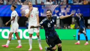 Argentina tumbó a Inglaterra y buscará el bicampeonato ante España 