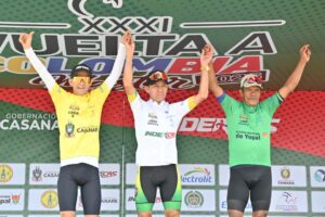 Juan David Cataño y Libardo Niño ganaron la primera etapa de la Vuelta a Colombia Senior Máster entre Yopal y Pore